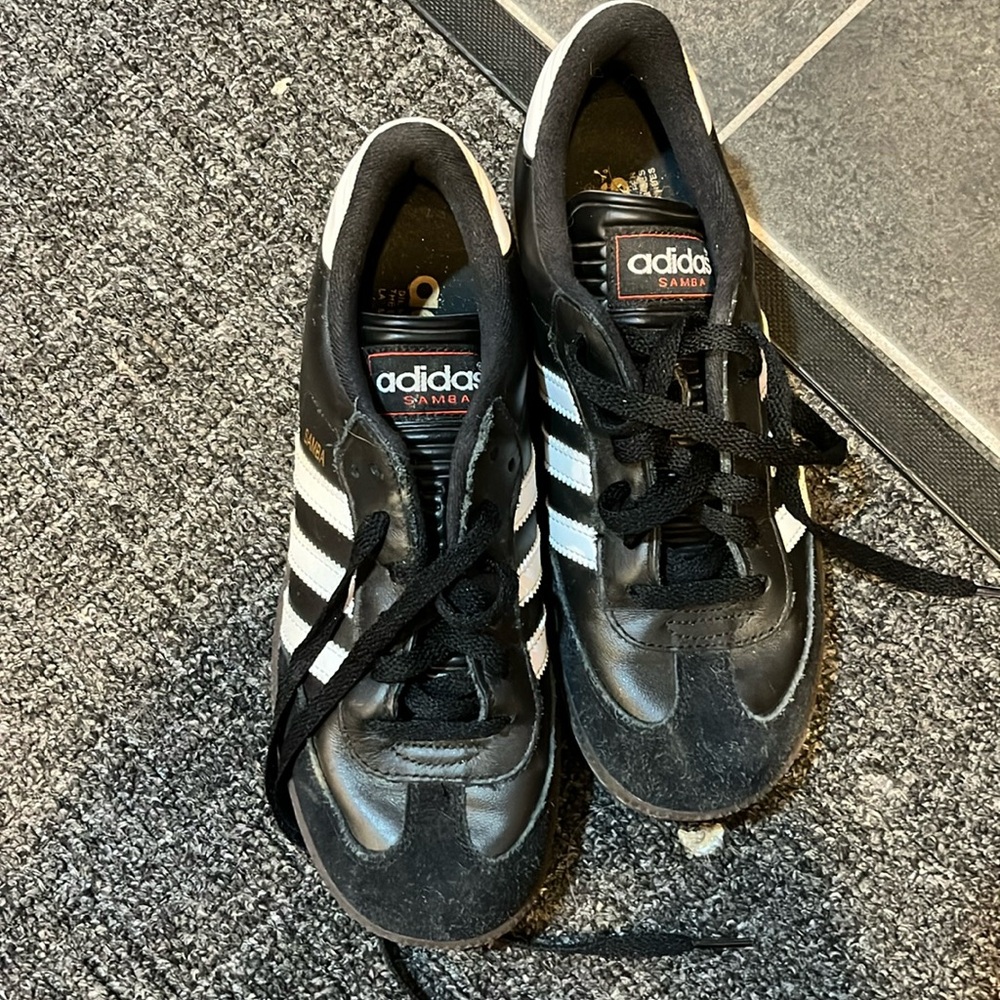 Adidas sambas